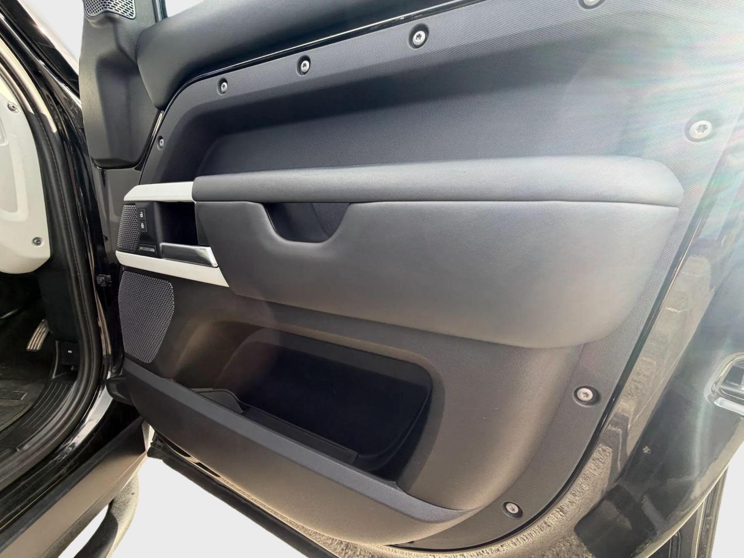 Used Land Rover Defender 2020 for sale - 77909419: Photo 32