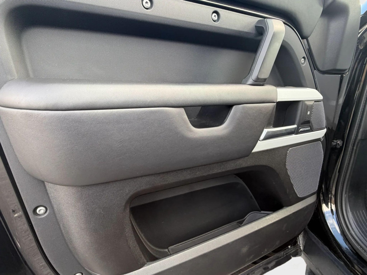 Used Land Rover Defender 2020 for sale - 77909419: Photo 33