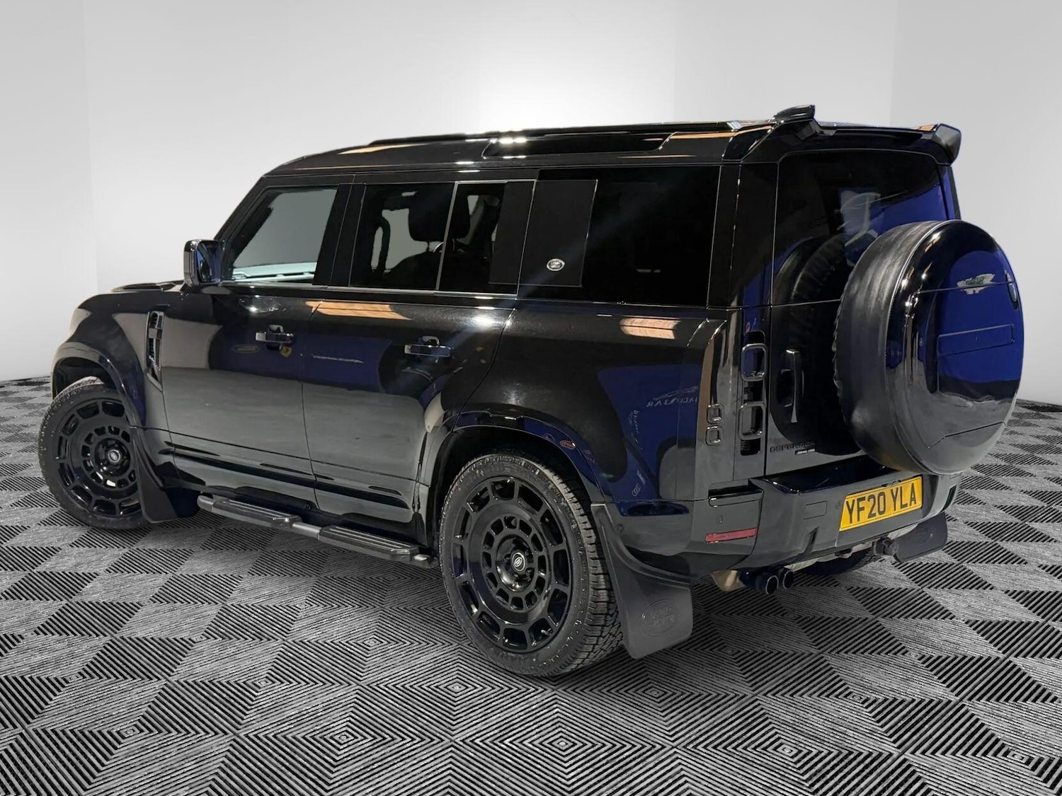 Used Land Rover Defender 2020 for sale - 77909419: Photo 4
