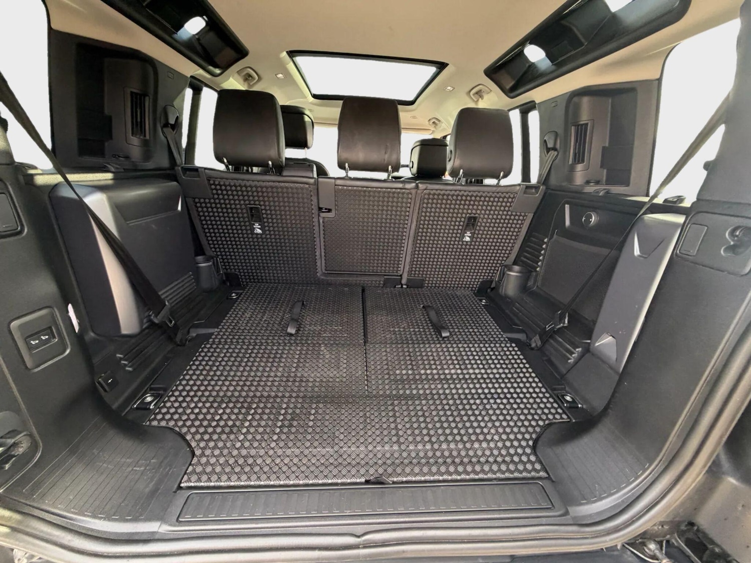 Used Land Rover Defender 2020 for sale - 77909419: Photo 44