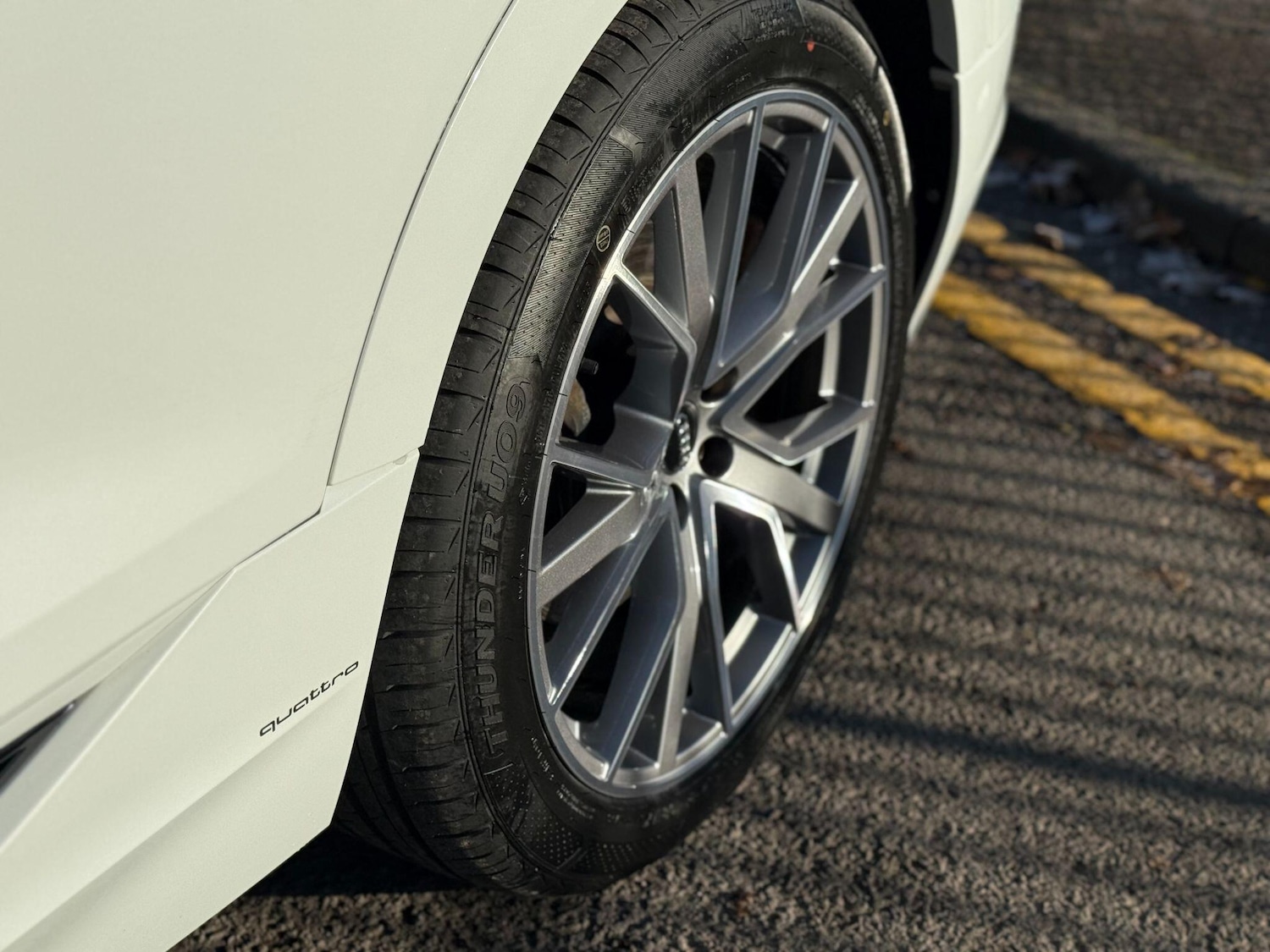 Used Audi e-tron 2020 for sale - 76645501: Photo 14