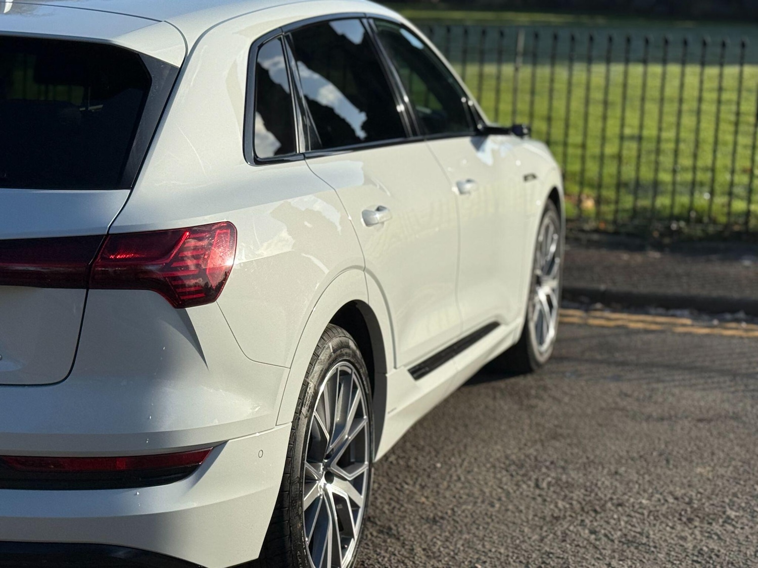 Used Audi e-tron 2020 for sale - 76645501: Photo 9