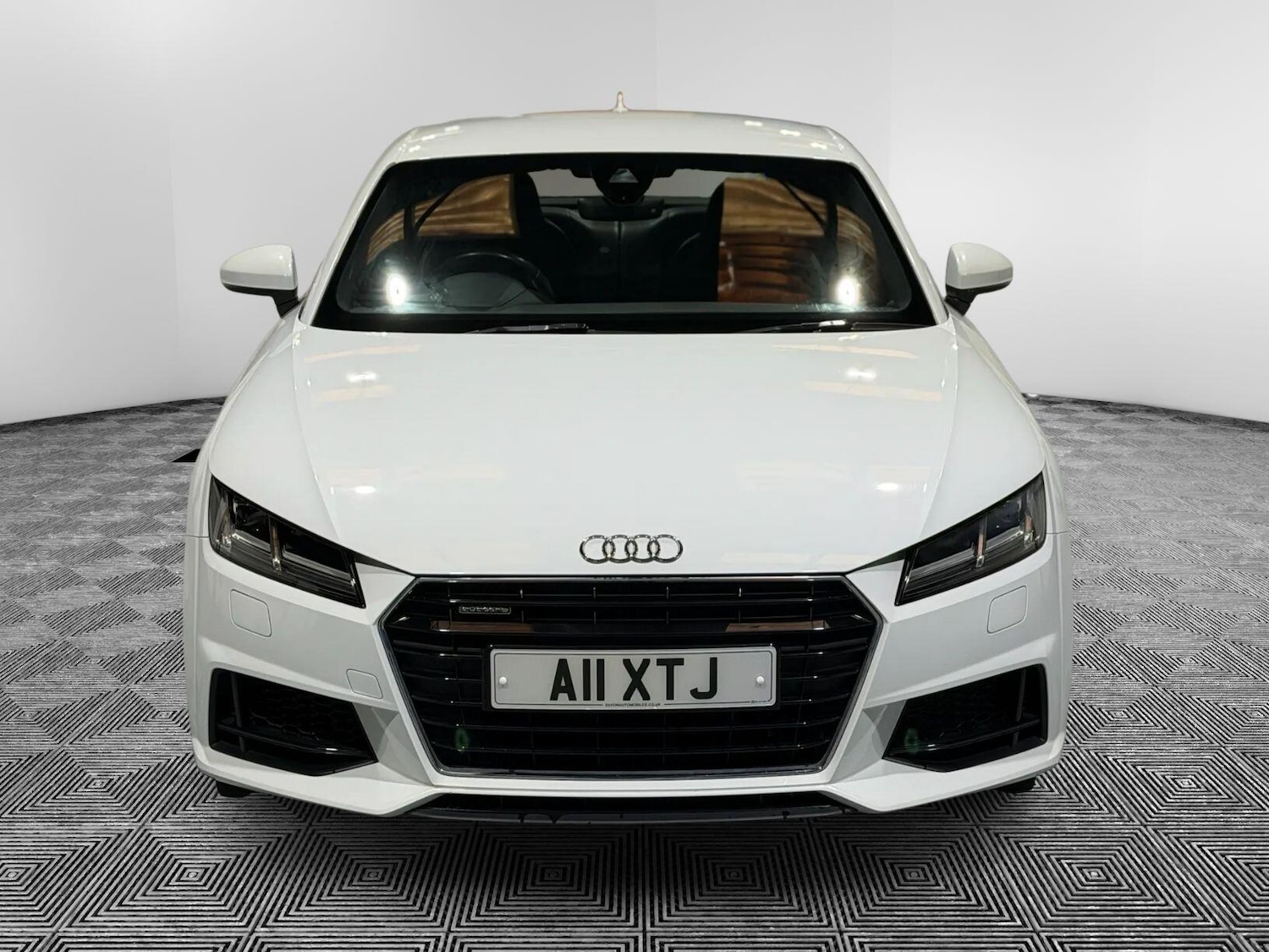 Used Audi TT 2015 for sale - 77574805: Photo 2
