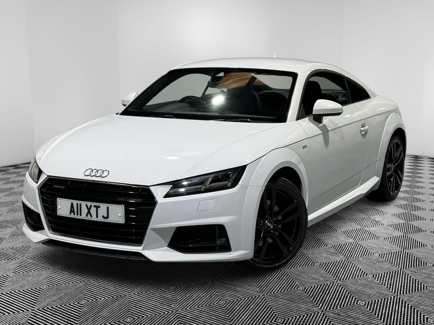 Used Audi TT 2015 for sale - 77574805: Photo 3