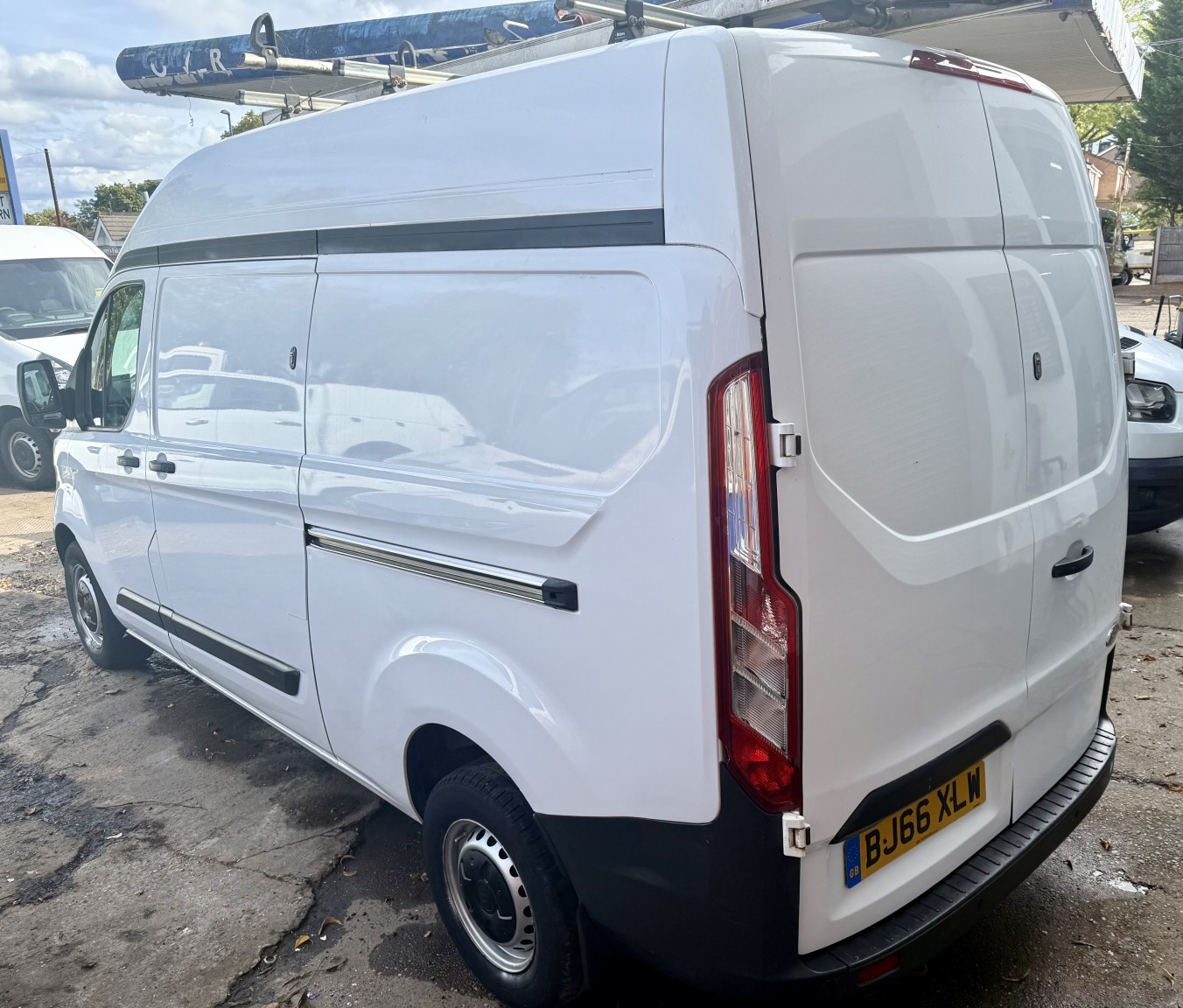 Used Ford Transit Custom 2016 for sale - 76120271: Photo 2