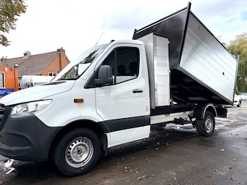 Mercedes-Benz Sprinter feature image