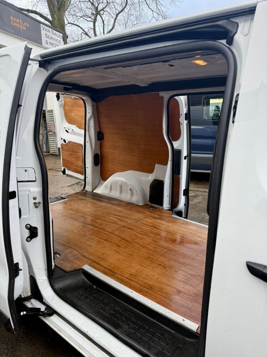 Used Vauxhall Vivaro 2023 for sale - 77789349: Photo 5