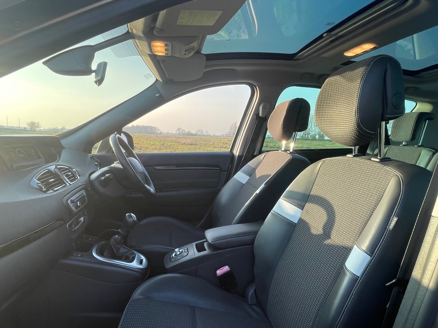 Used Renault Scenic 2012 for sale - 77982017: Photo 10