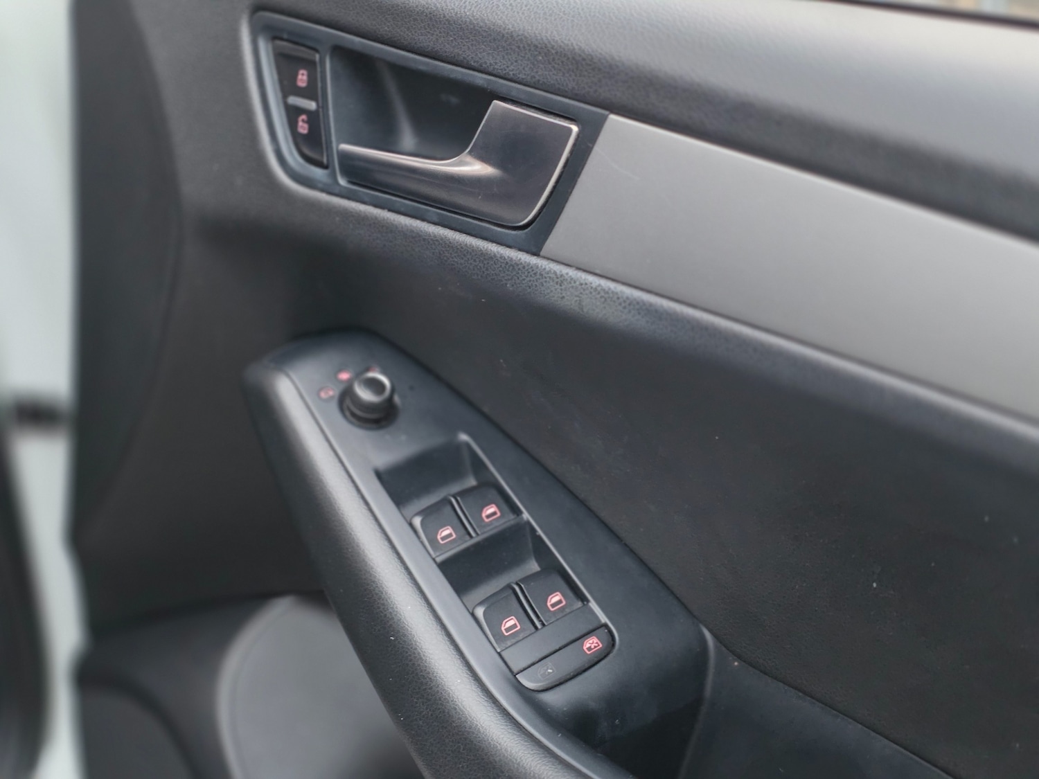 Used Audi Q5 2010 for sale - 77636553: Photo 25