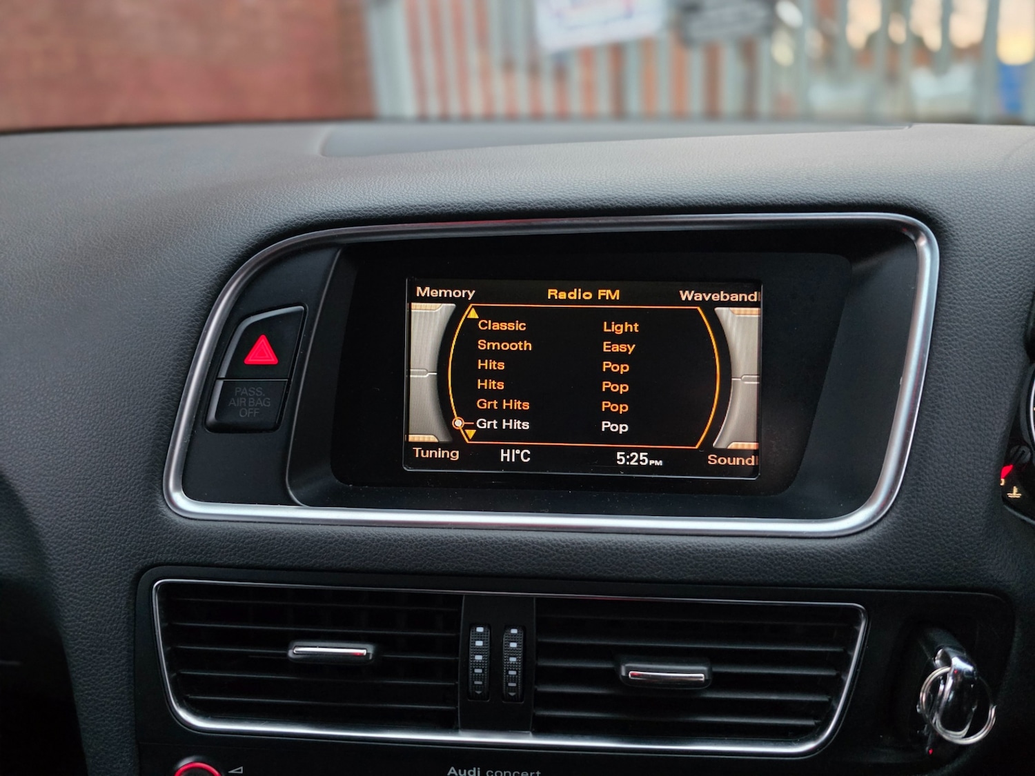 Used Audi Q5 2010 for sale - 77636553: Photo 38