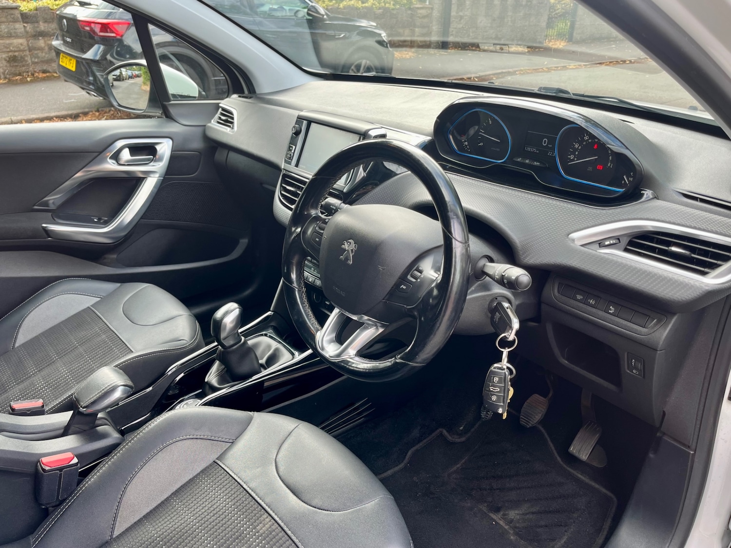 Used Peugeot 2008 2017 for sale - 77054166: Photo 8