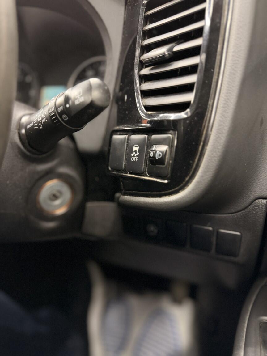 Used Mitsubishi Outlander for sale - 78205326: Photo 32