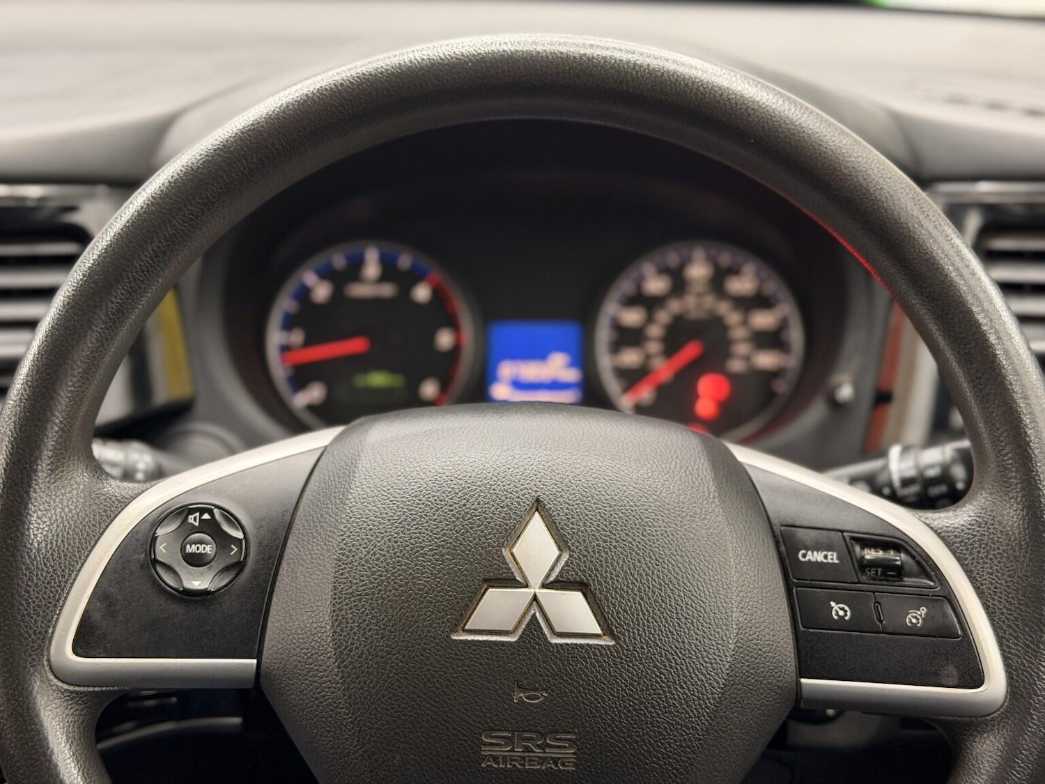 Used Mitsubishi Outlander for sale - 78205326: Photo 47