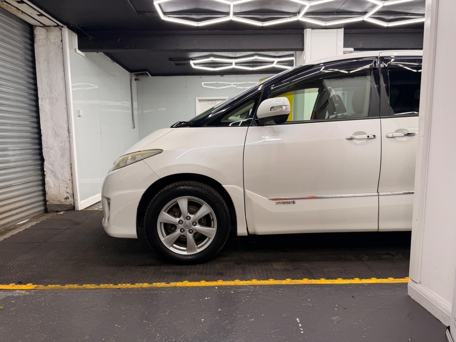 Used Toyota Estima 2023 for sale - 78204300: Photo 17