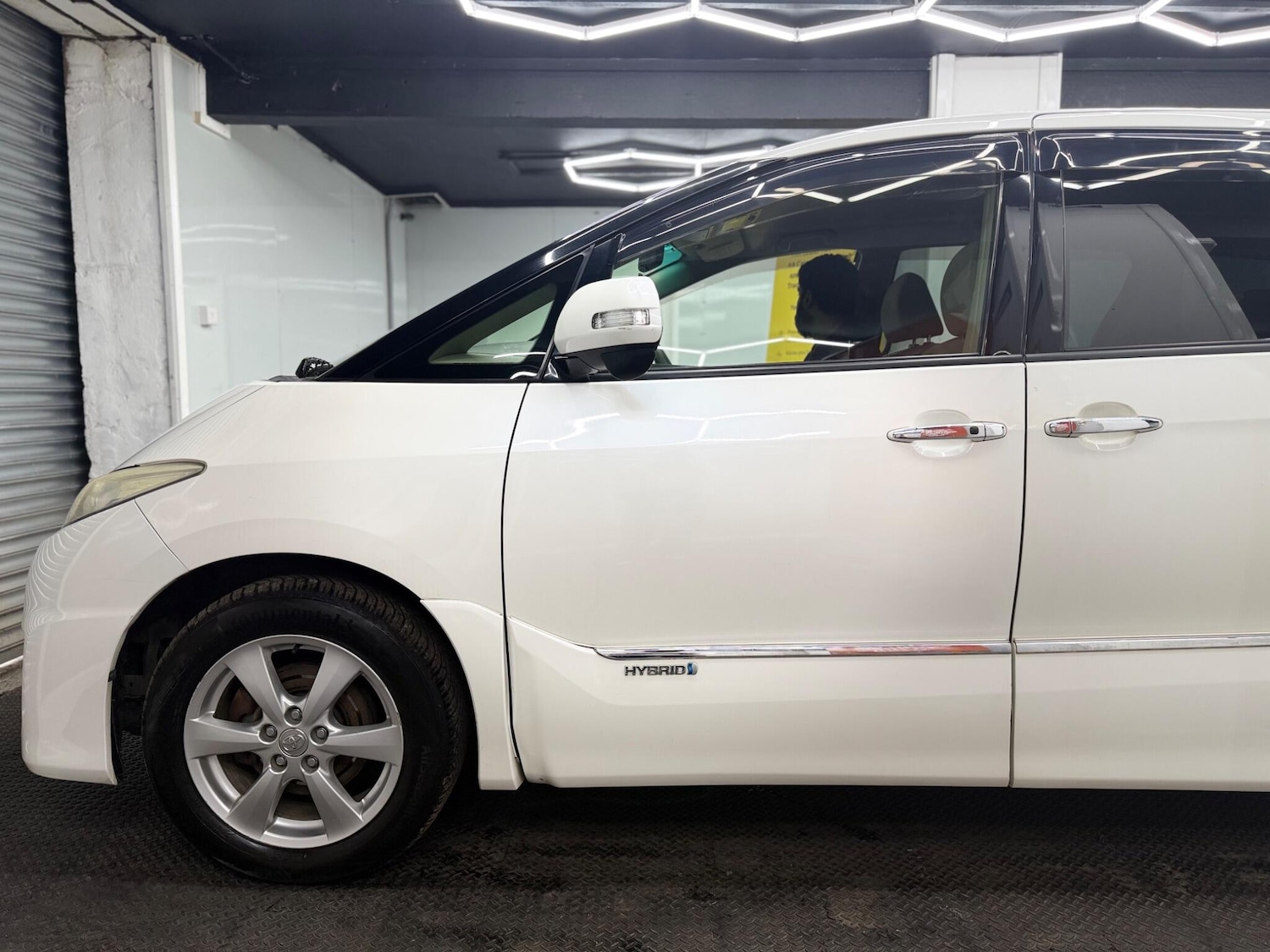 Used Toyota Estima 2023 for sale - 78204300: Photo 18