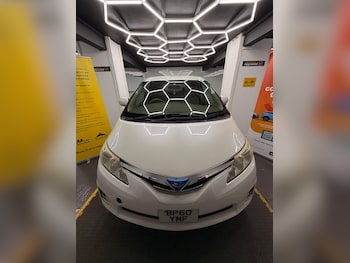 Used Toyota Estima 2023 for sale - 78204300: Photo