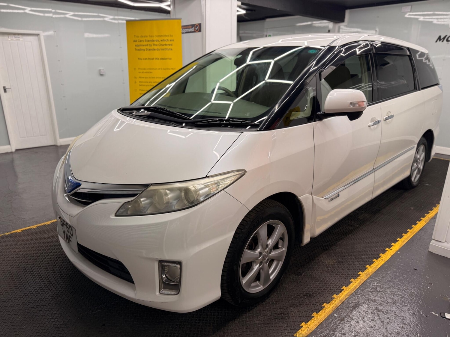 Used Toyota Estima 2023 for sale - 78204300: Photo 3