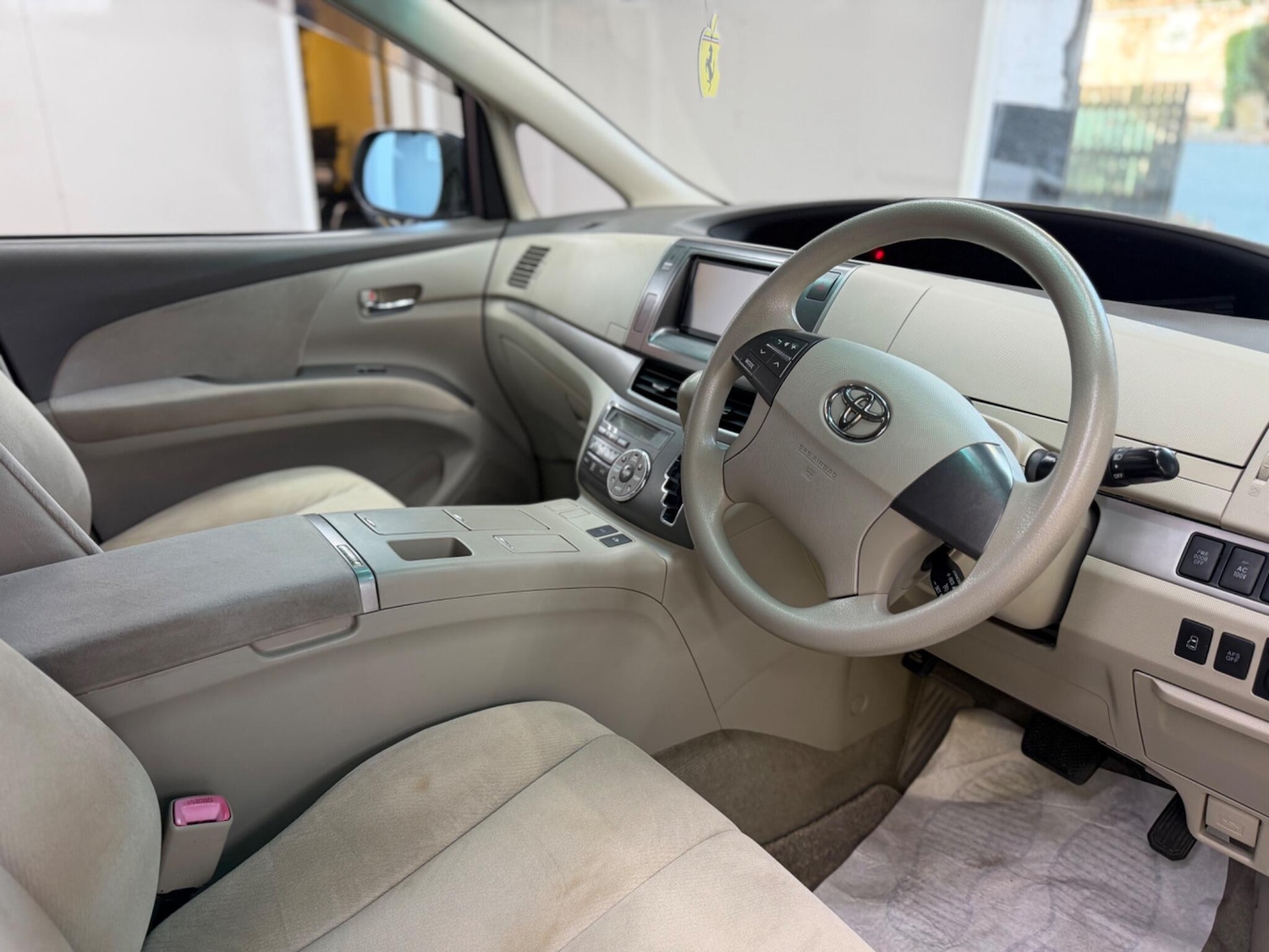 Used Toyota Estima 2023 for sale - 78204300: Photo 32