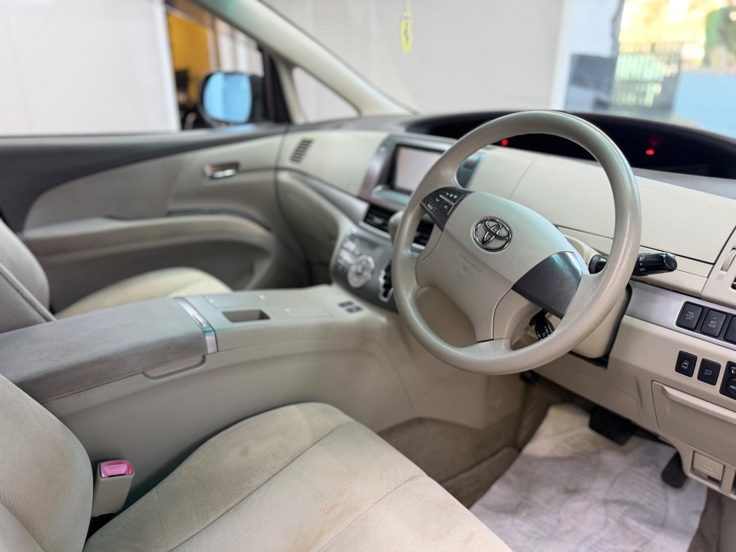 Used Toyota Estima 2023 for sale - 78204300: Photo 33