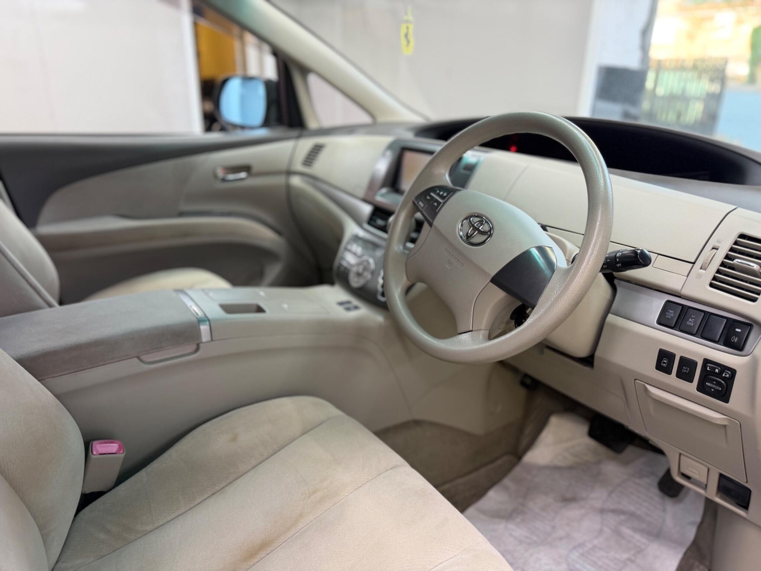 Used Toyota Estima 2023 for sale - 78204300: Photo 34