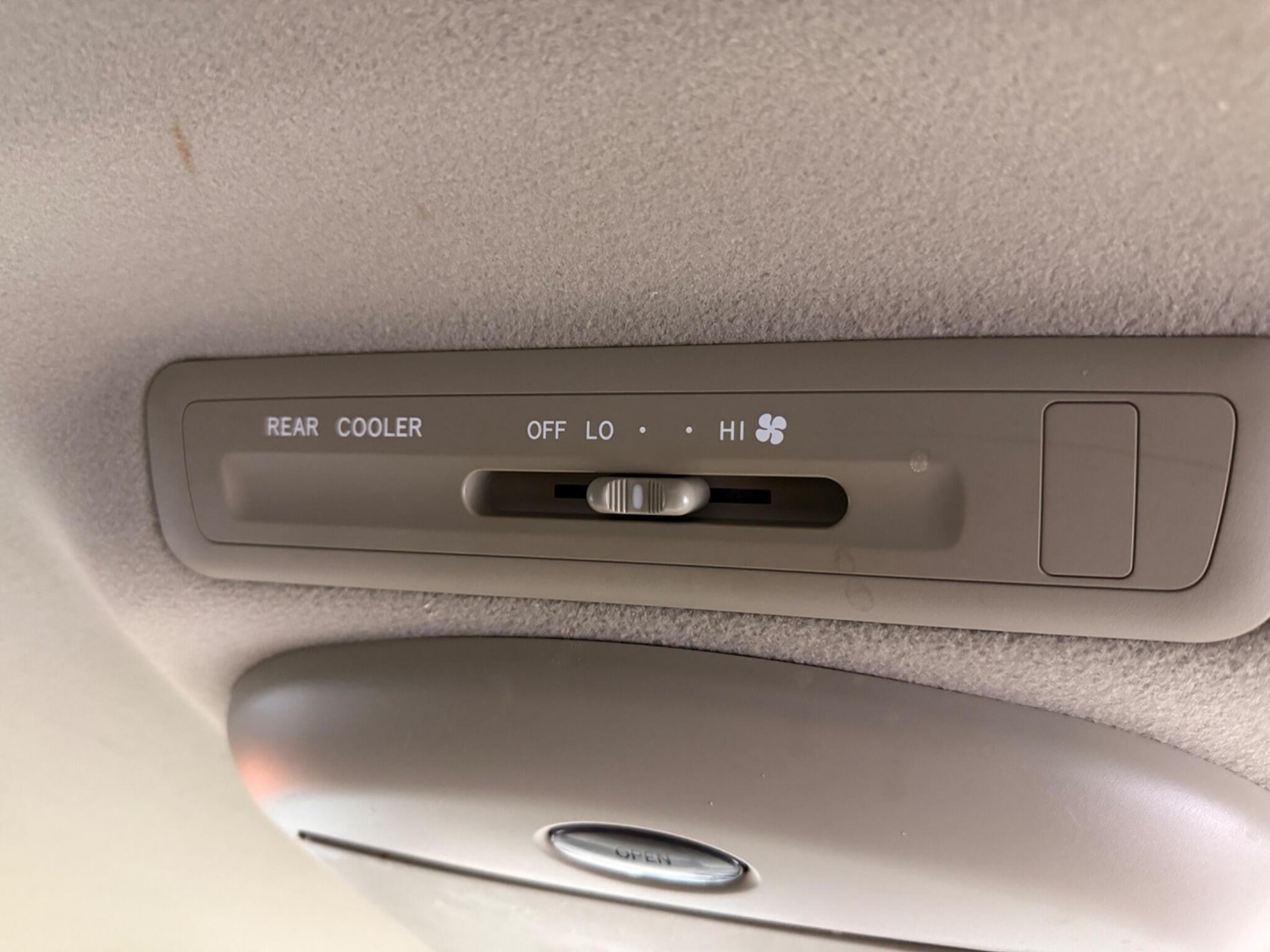 Used Toyota Estima 2023 for sale - 78204300: Photo 43