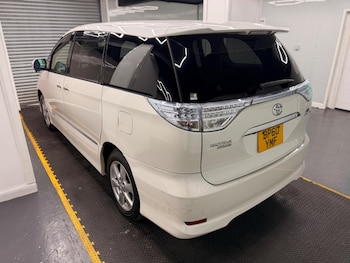 Used Toyota Estima 2023 for sale - 78204300: Photo
