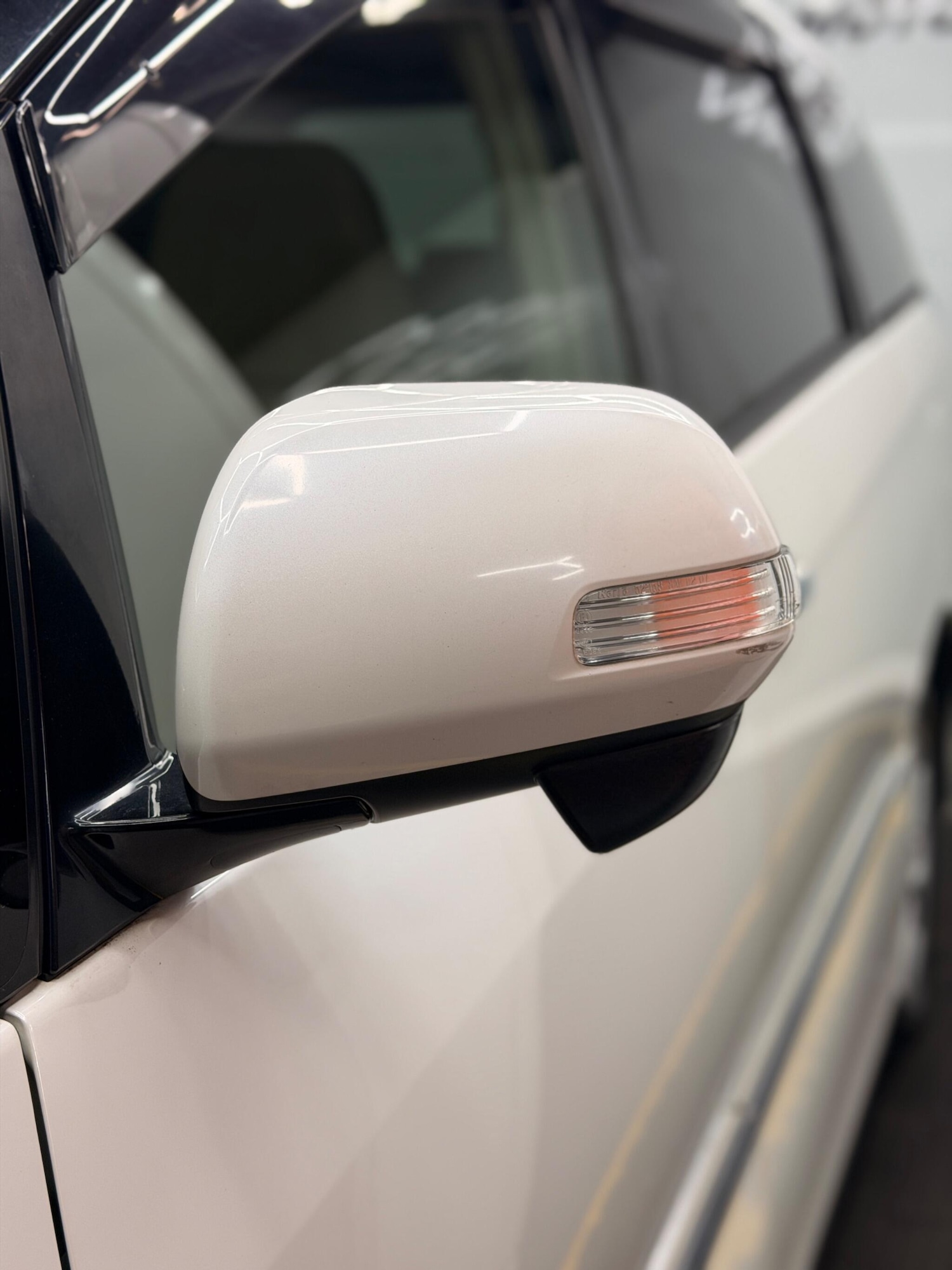 Used Toyota Estima 2023 for sale - 78204300: Photo 54