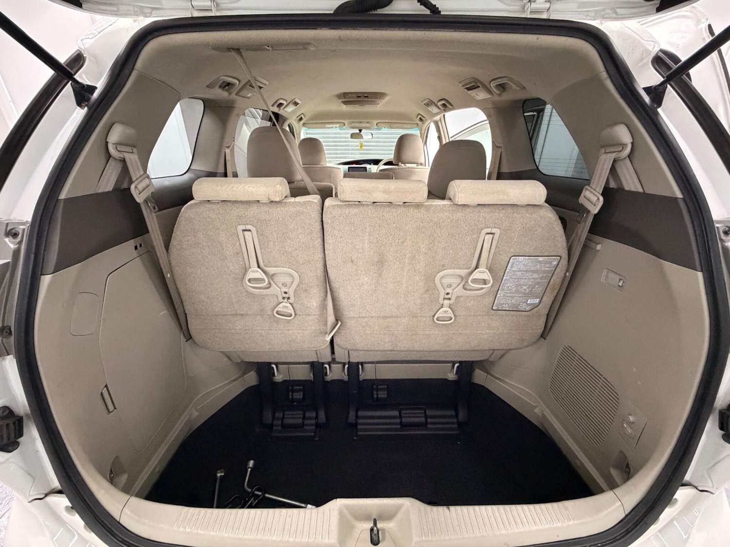 Used Toyota Estima 2023 for sale - 78204300: Photo 56