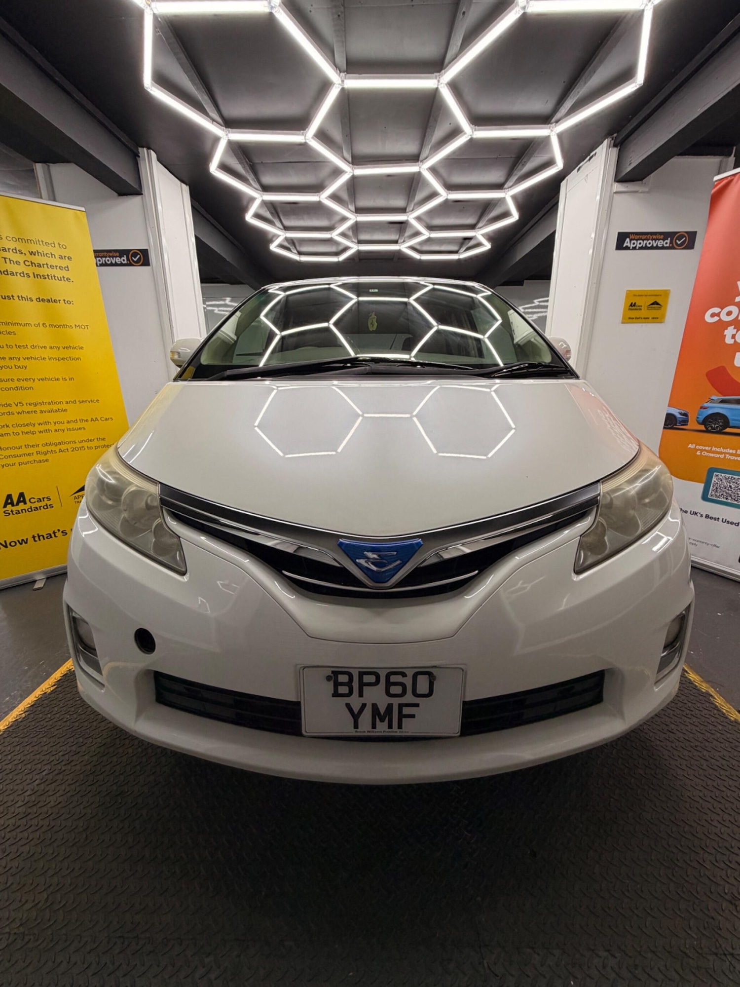 Used Toyota Estima 2023 for sale - 78204300: Photo 8