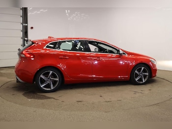 Used Volvo V40 2015 for sale - 78608883: Photo