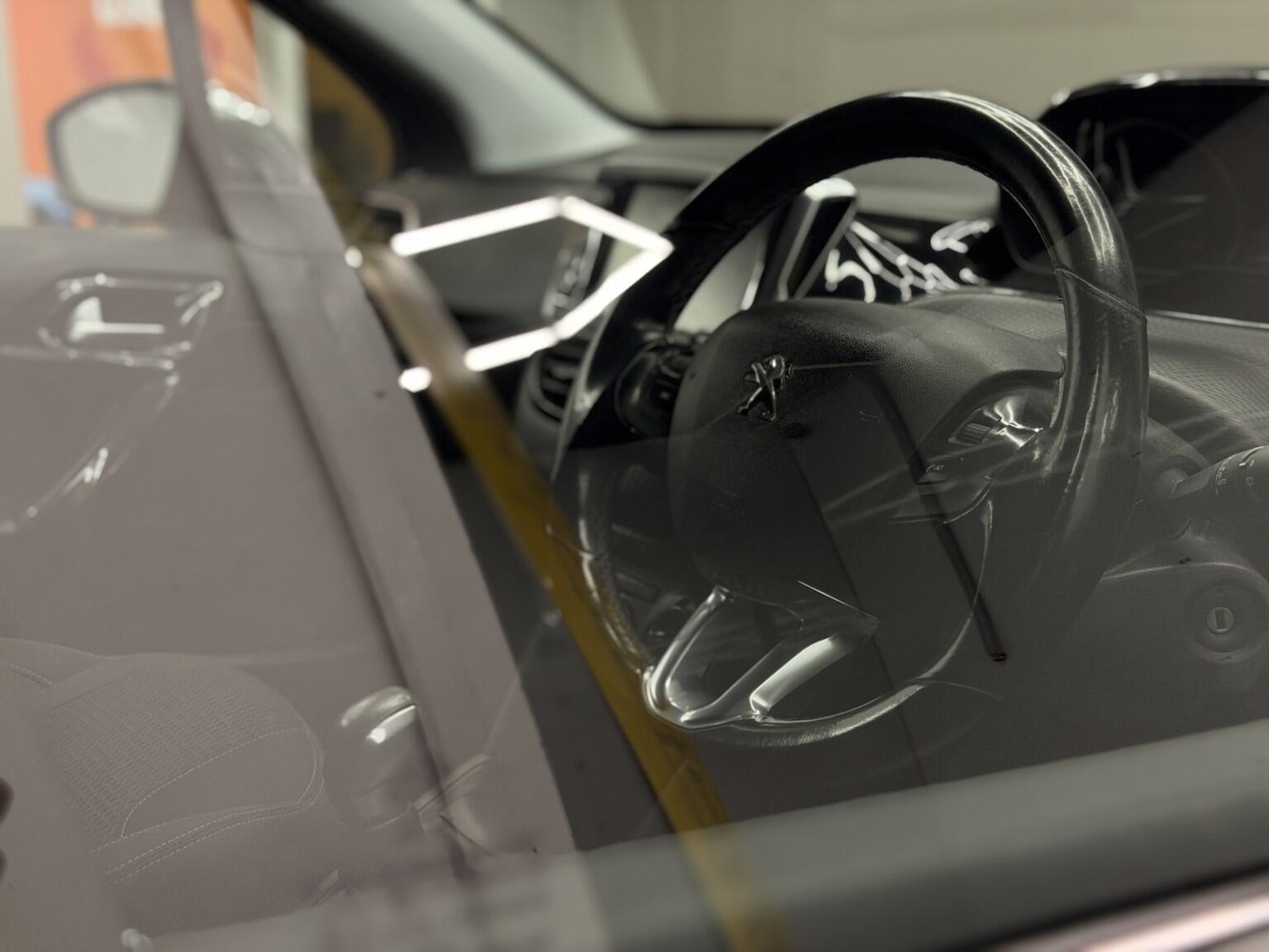 Used Peugeot 208 for sale - 78205475: Photo 35