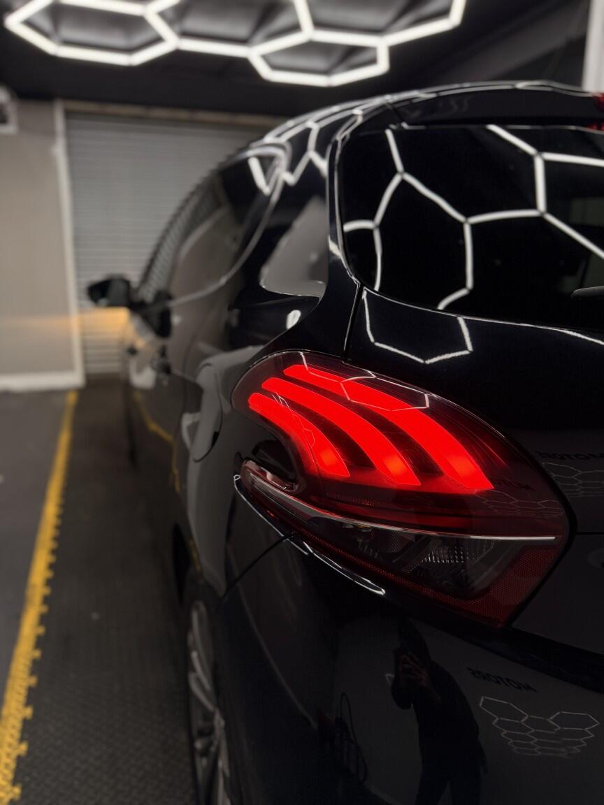 Used Peugeot 208 for sale - 78205475: Photo 53