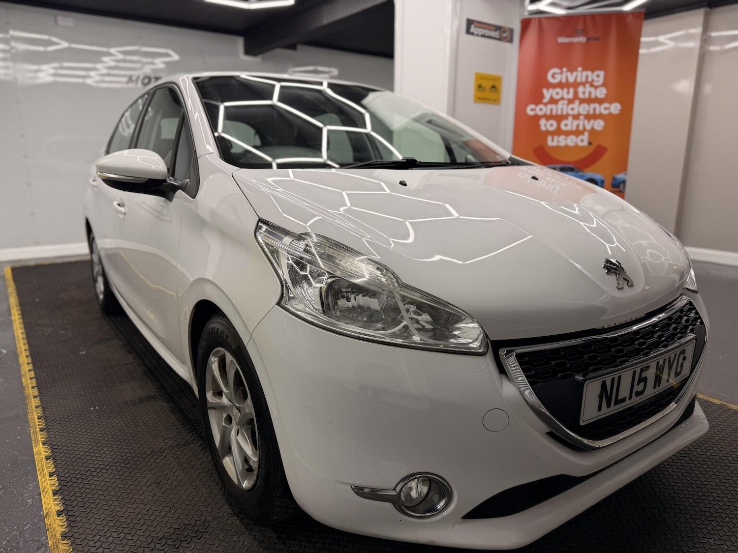 Used Peugeot 208 for sale - 78203900: Photo 2