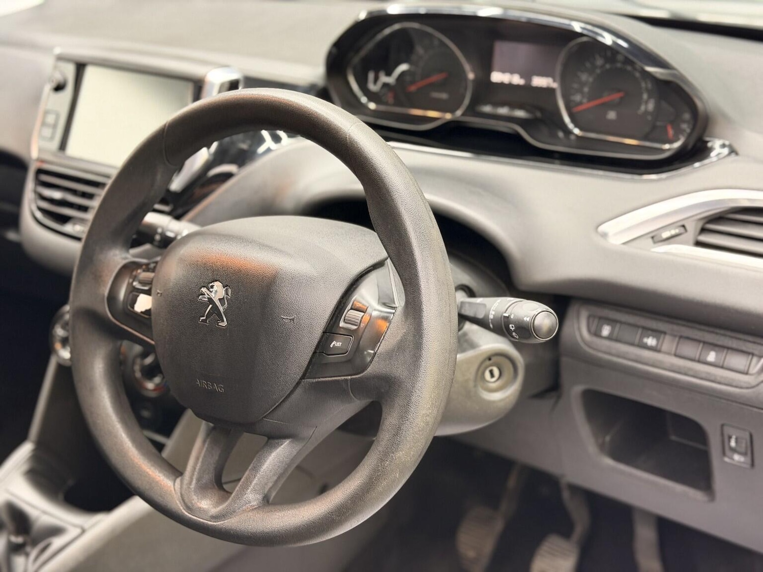 Used Peugeot 208 for sale - 78203900: Photo 45