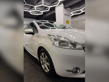 Used Peugeot 208 2015 for sale - 78203900: Photo