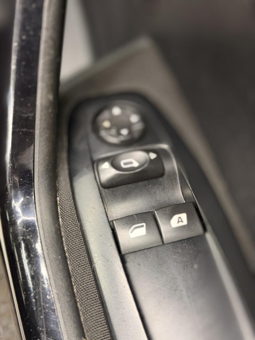 Used Peugeot 208 for sale - 78203900: Photo 62