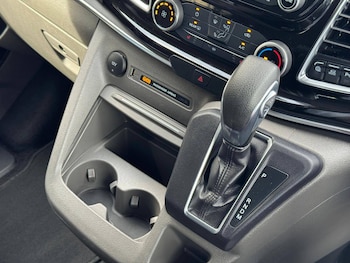 Used Ford Tourneo Custom 2022 for sale - 75918669: Photo