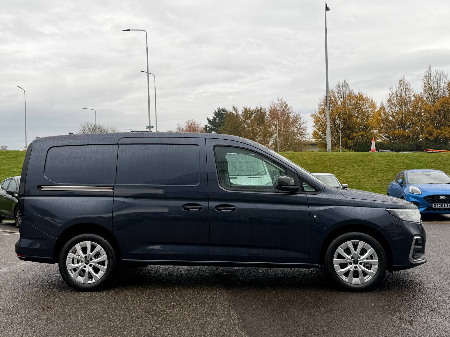 Used Ford Transit Connect 2025 for sale - 76488561: Photo 4