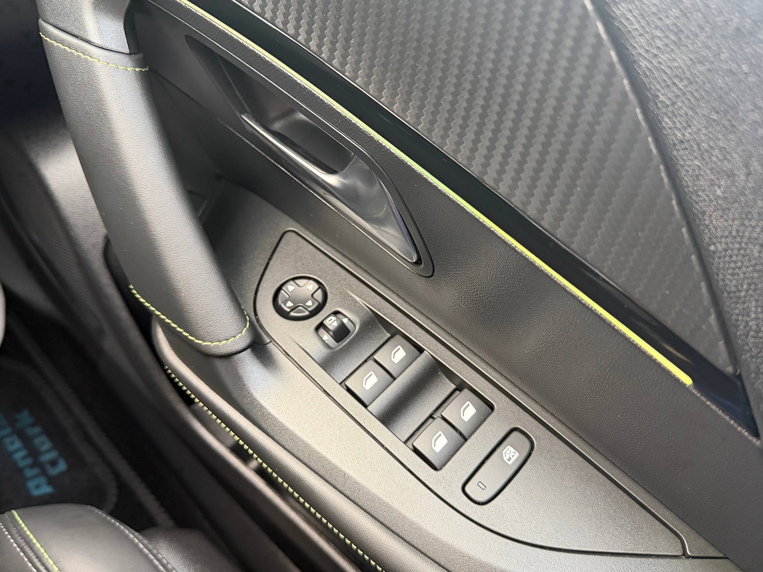 Used Peugeot 2008 2023 for sale - 77012346: Photo 25