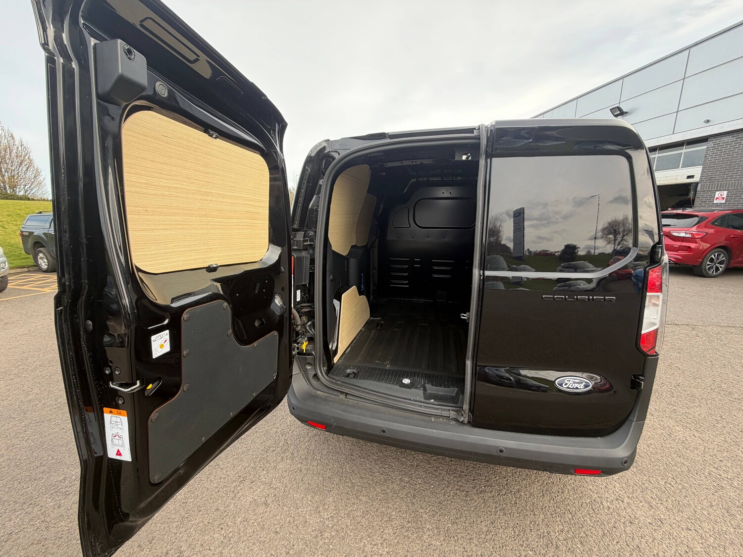 Used Ford Transit Courier 2024 for sale - 78121615: Photo 8