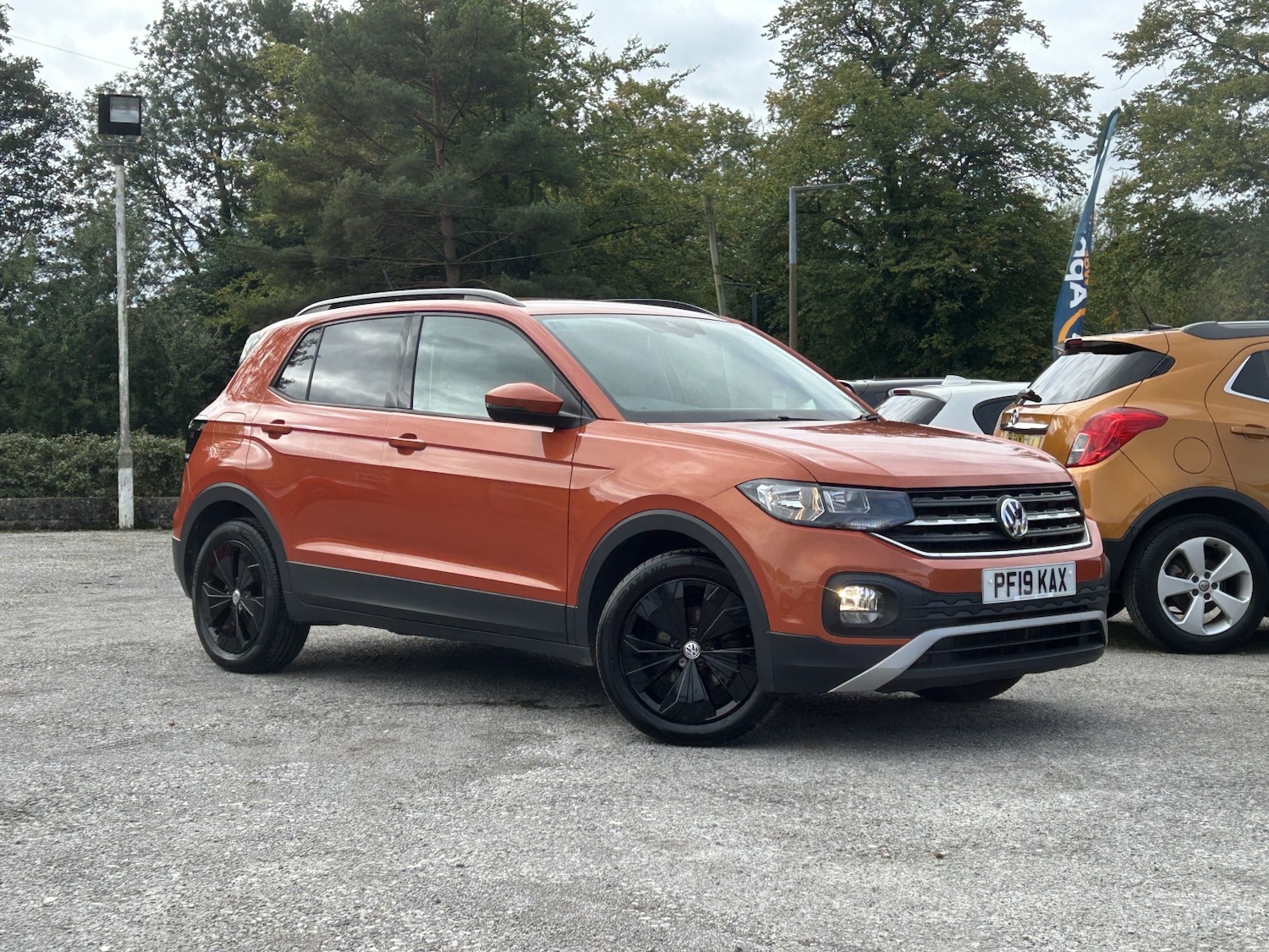 Used Volkswagen T-Cross 2019 for sale - 77073077: Photo 1