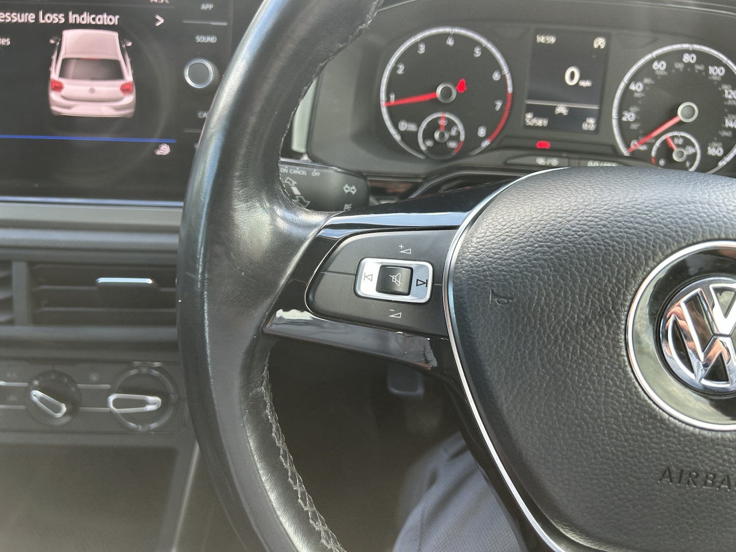 Used Volkswagen Polo 2020 for sale - 77027873: Photo 25