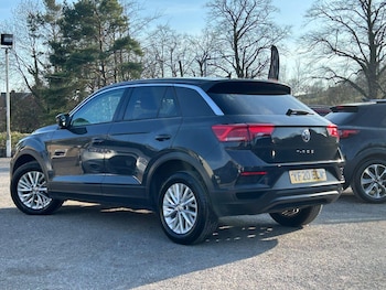 Used Volkswagen T-Roc 2020 for sale - 76363023: Photo