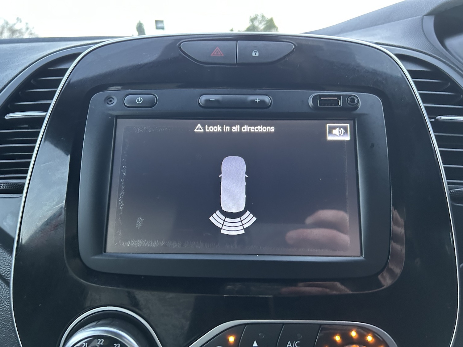 Used Renault Captur 2019 for sale - 76896916: Photo 16