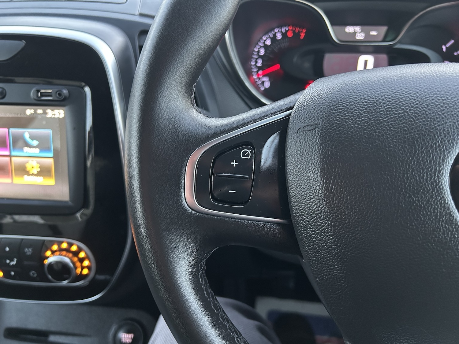 Used Renault Captur 2019 for sale - 76896916: Photo 23