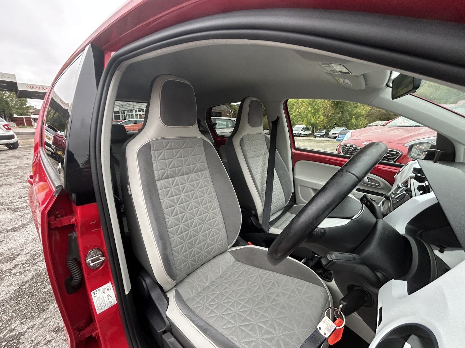 Used Volkswagen up! 2019 for sale - 76369345: Photo 10