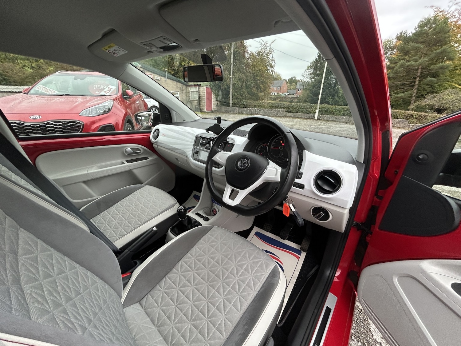 Used Volkswagen up! 2019 for sale - 76369345: Photo 9