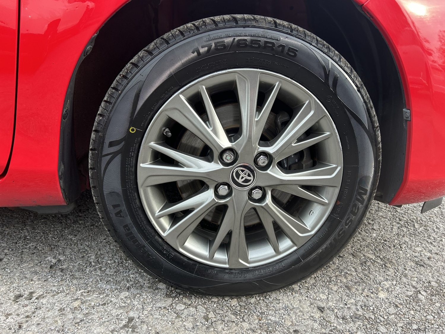 Used Toyota Yaris 2019 for sale - 76369211: Photo 34