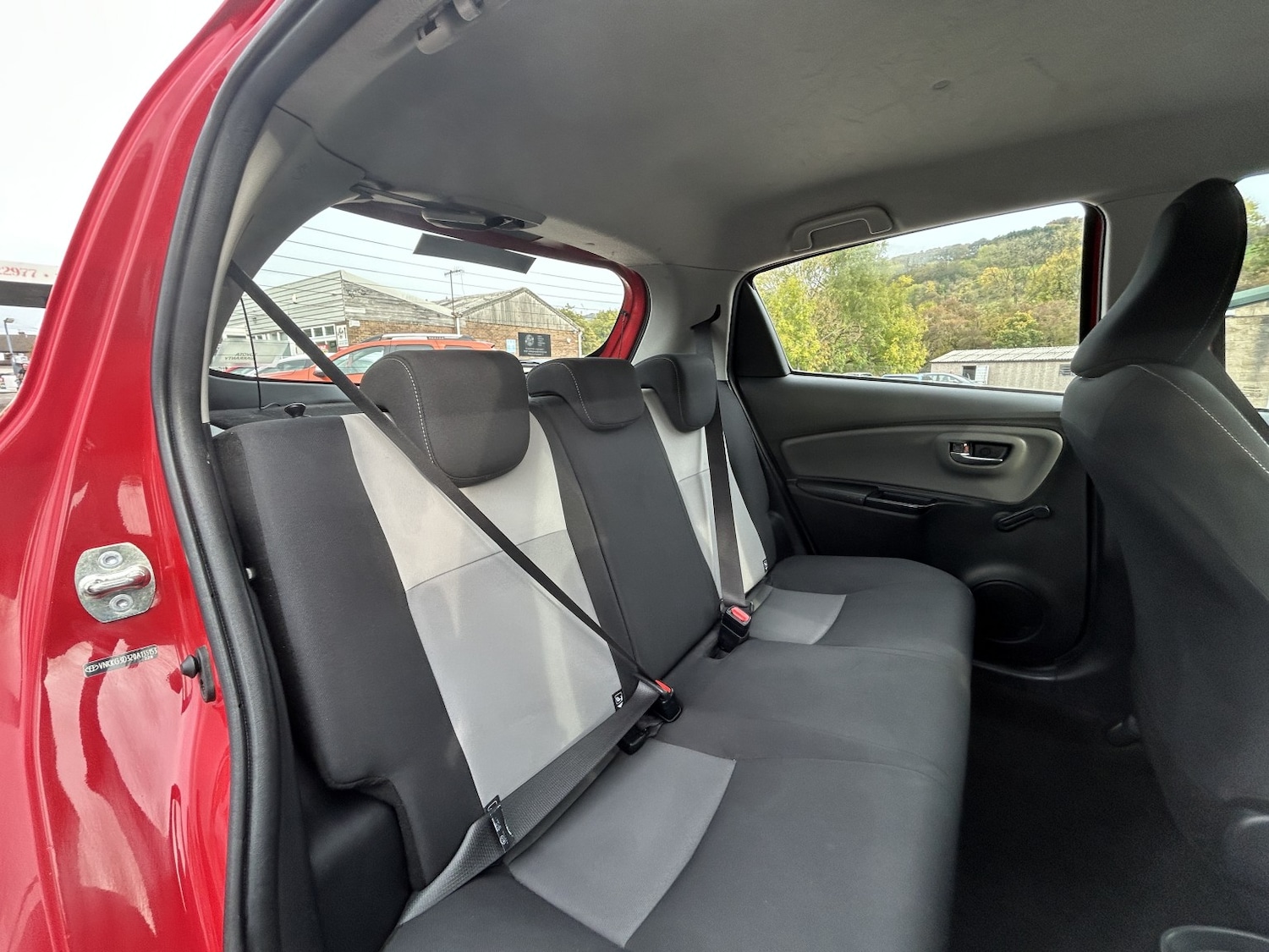 Used Toyota Yaris 2019 for sale - 76369211: Photo 8