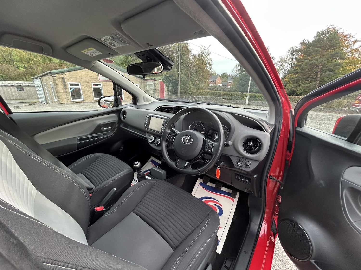 Used Toyota Yaris 2019 for sale - 76369211: Photo 9